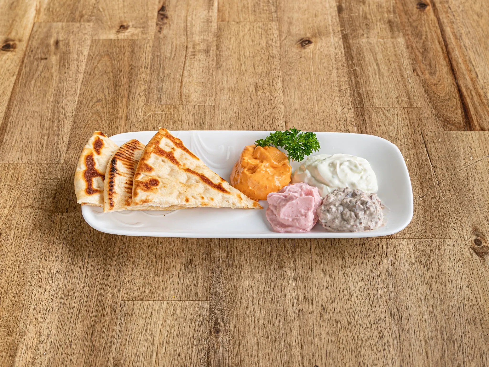 Takeaway packaging and freshly prepared souvlaki